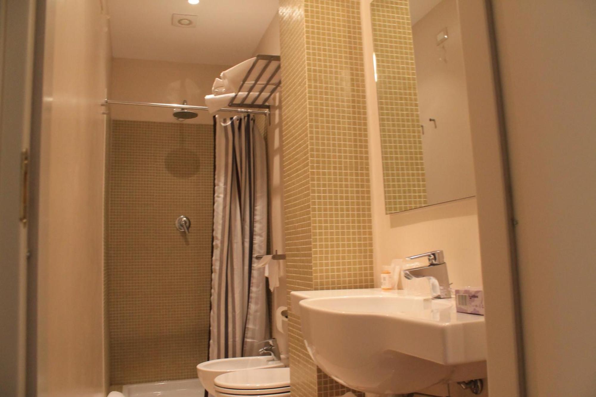 ליבורנו Hotel Touring מראה חיצוני תמונה