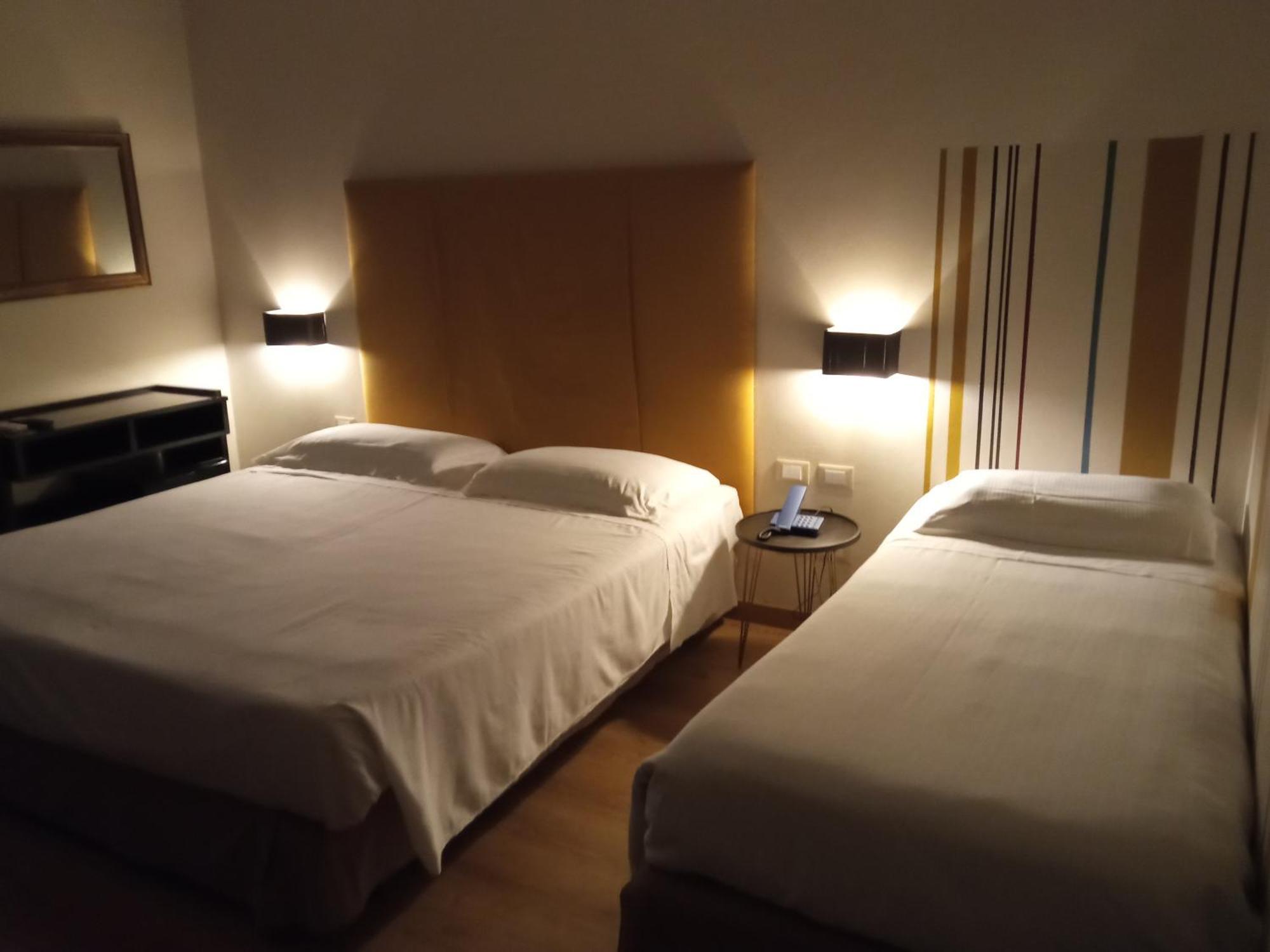 ליבורנו Hotel Touring מראה חיצוני תמונה