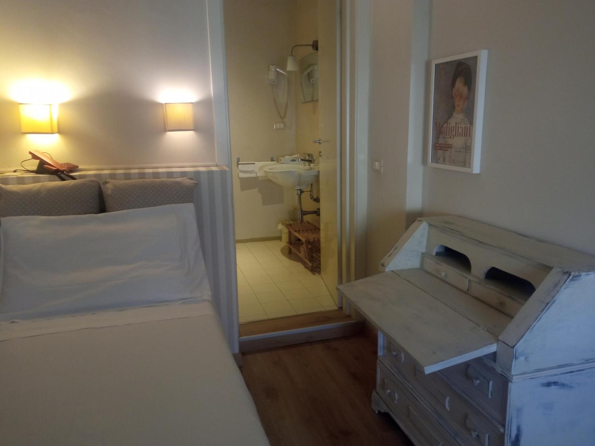 ליבורנו Hotel Touring מראה חיצוני תמונה