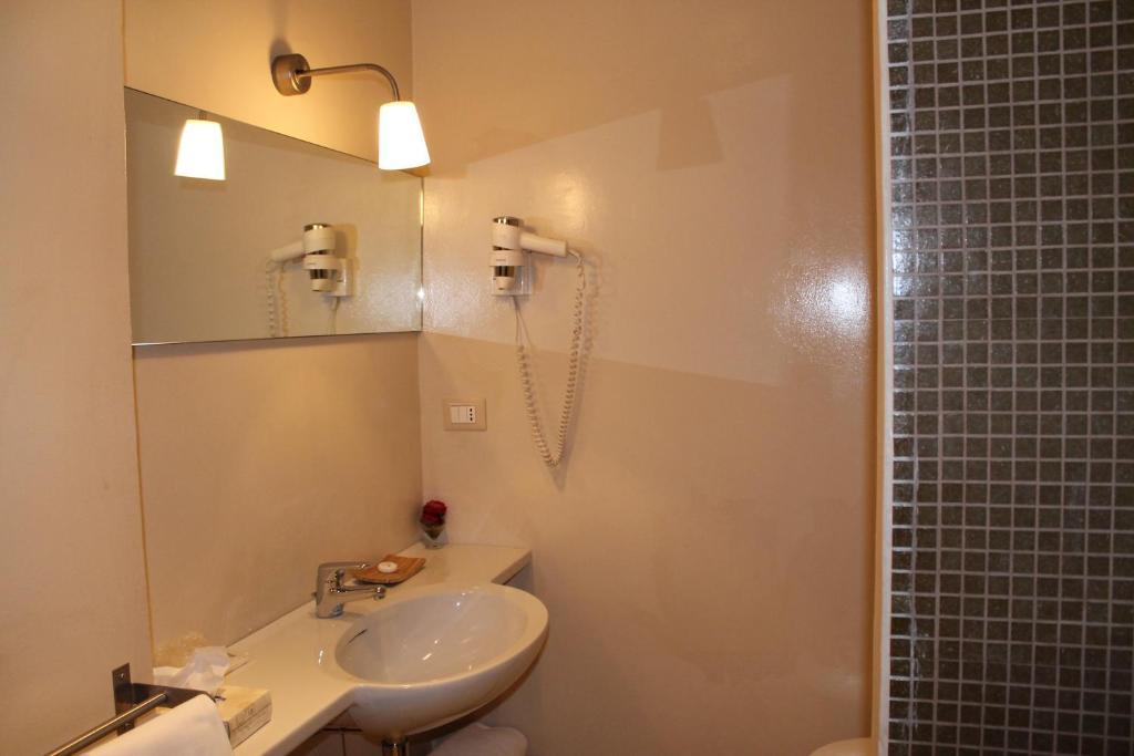 ליבורנו Hotel Touring חדר תמונה